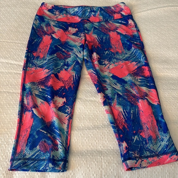 Worn out wear. 3 Pieces. Worn but good condition. All Pieces are size M - Picture 3 of 13